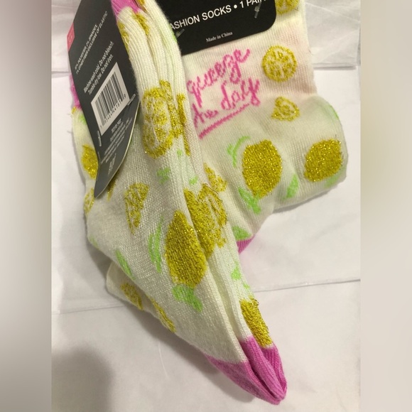 2pairs‎ lemon print squeeze the day cream & pink printed socks - Picture 8 of 9